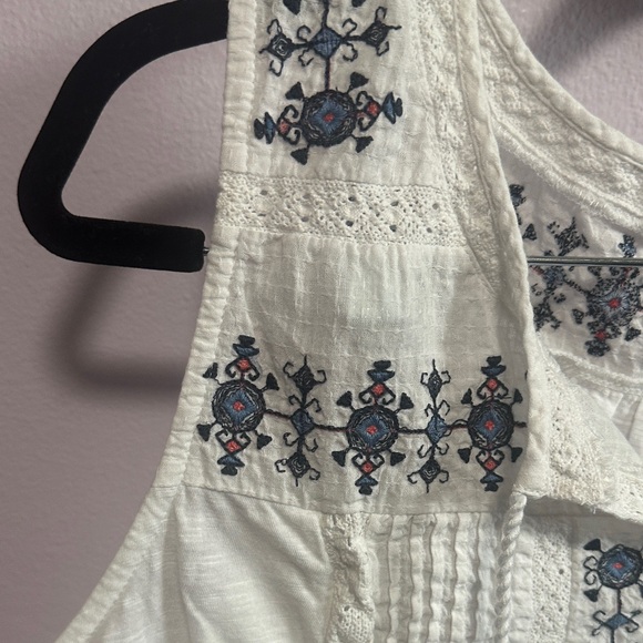 Lucky Brand White and Blue Embroidered Blouse - Picture 6 of 8